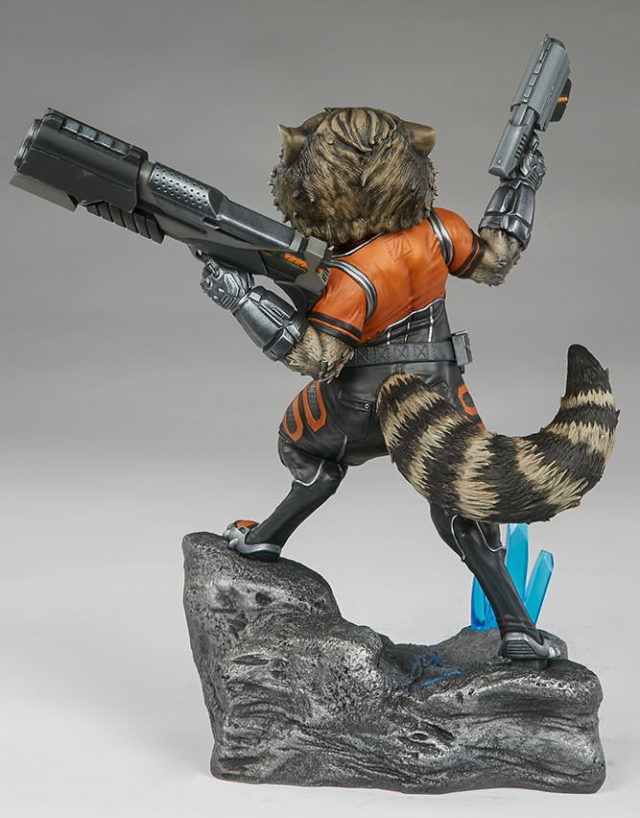 back-of-sideshow-premium-format-figure-rocket-raccoon