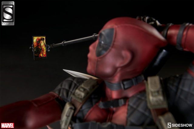 close-up-of-sideshow-exclusive-deadpool-selfie-stick-cell-phone