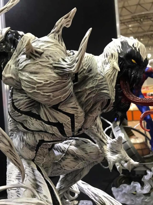 close-up-of-prime-1-studios-anti-venom-statue