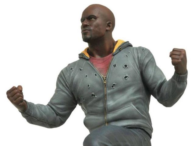 marvel-gallery-netflix-luke-cage-statue-close-up