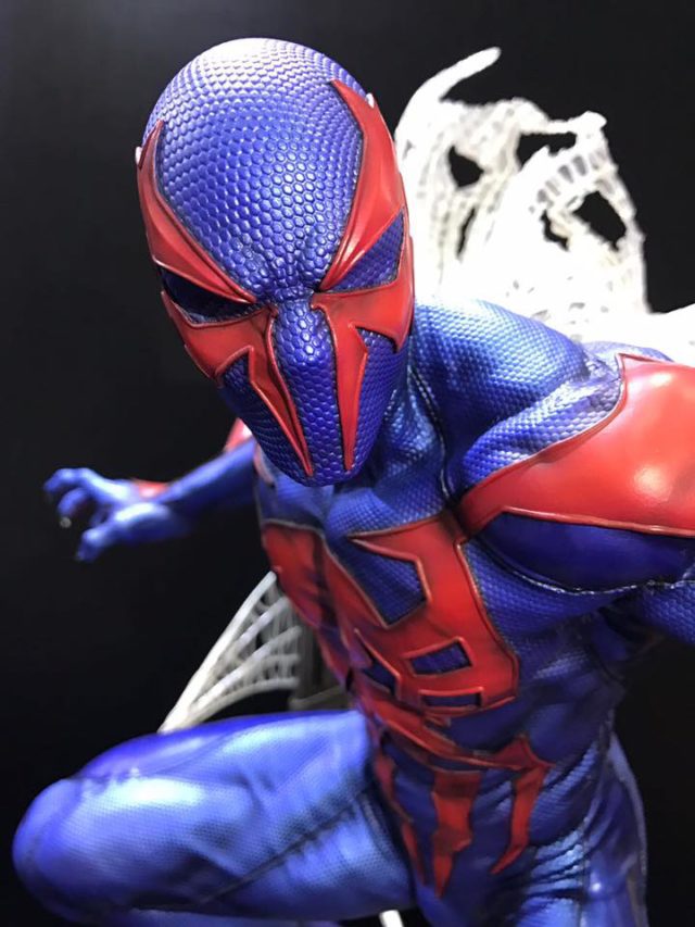 prime-1-studios-marvel-spider-man-2099-statue-close-up