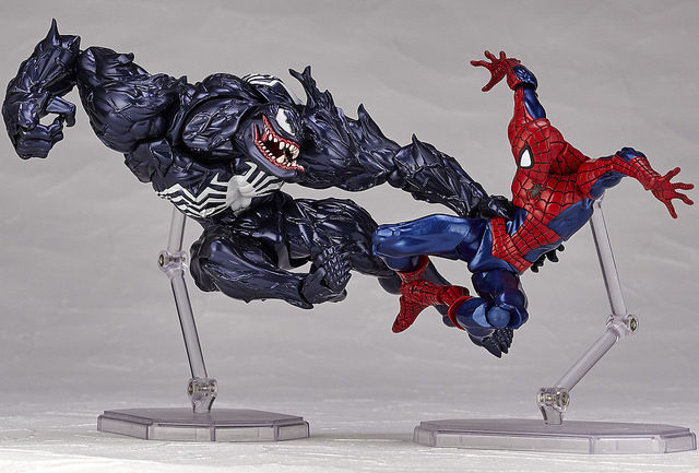 revoltech-venom-vs-spider-man-action-figures-2017