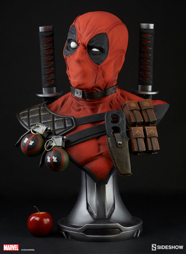 size-comparison-photo-sideshow-life-size-deadpool-statue-and-apple