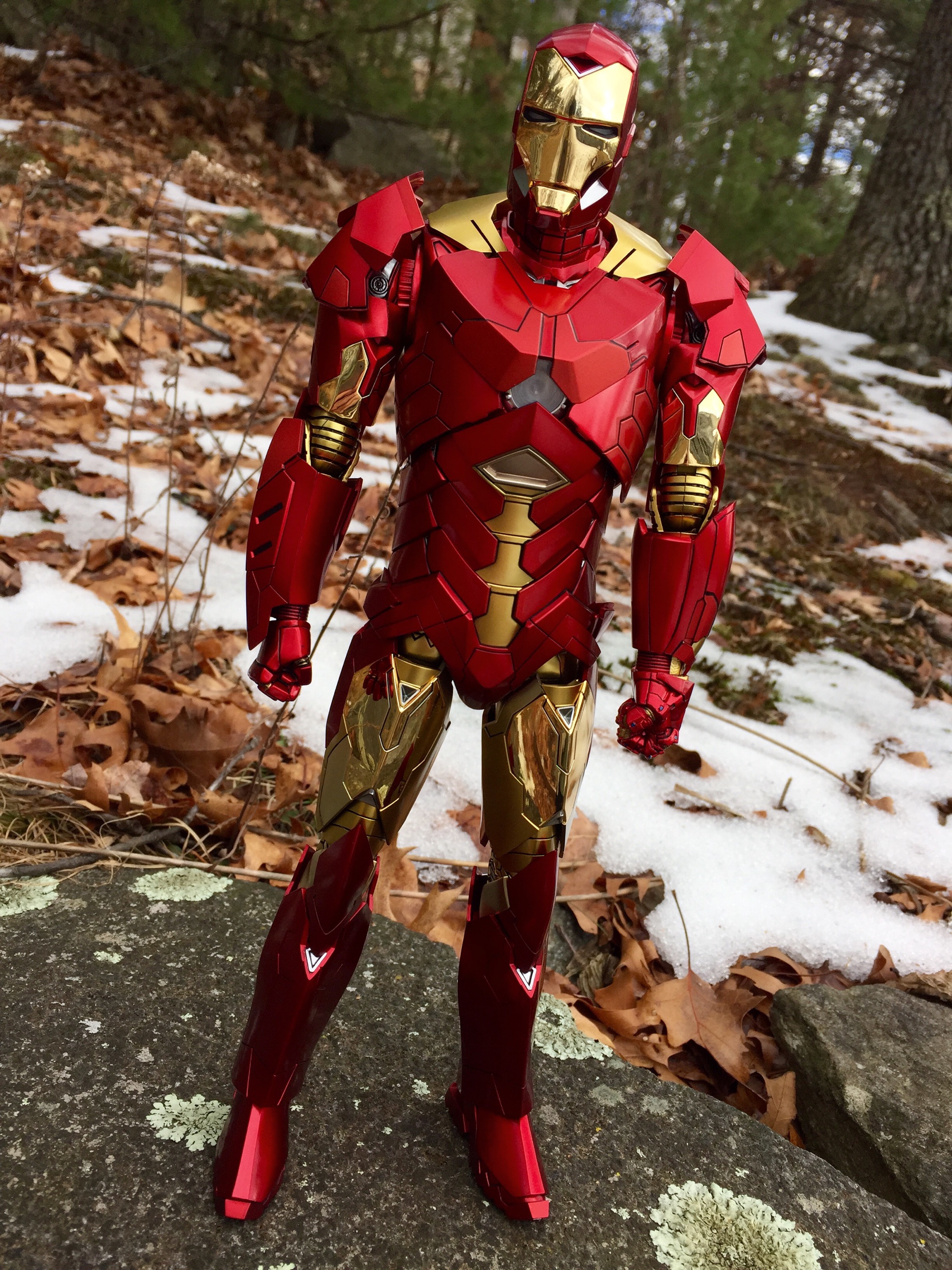 Hot Toys Sneaky Iron Man Retro Armor Review  Photos MMS 396 Marvel Toy  News