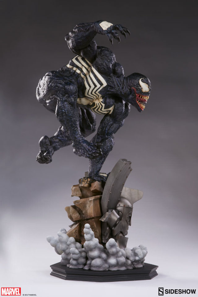 Premium Format Figure Venom Quarter Scale Statue