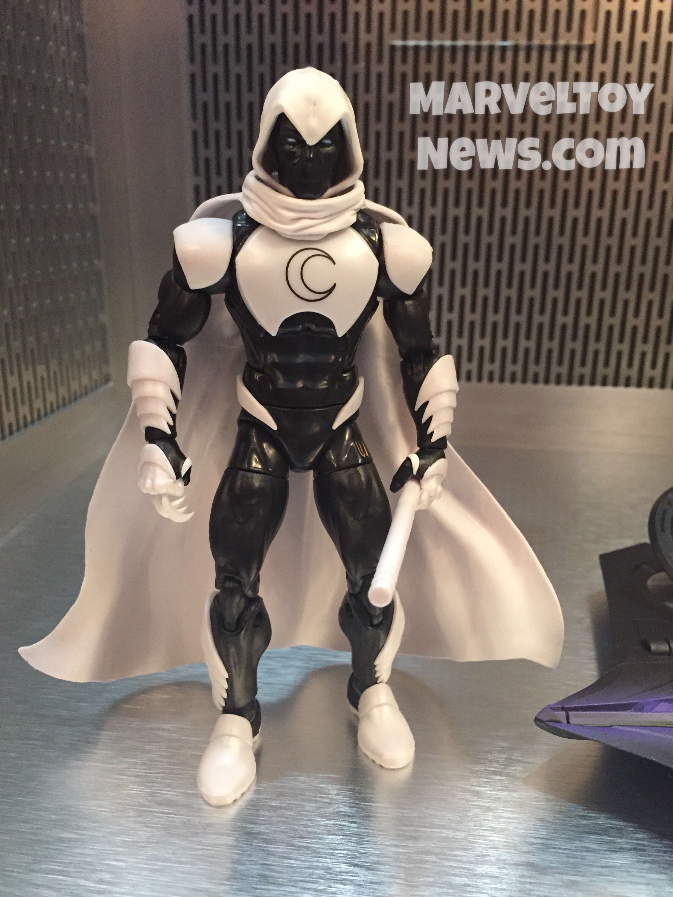 Marvel Legends Series Moon Knight 6-inch Action Figure