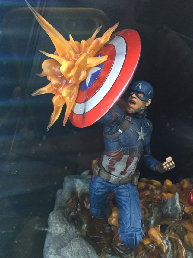 Toy Fair 2017 Diamond Select Captain America Civil War Statue