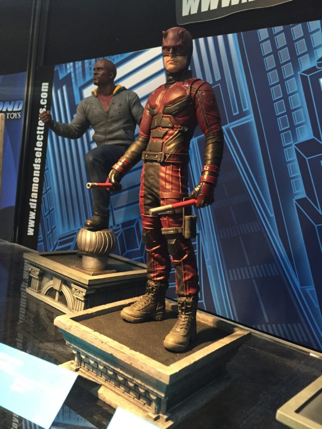 Toy Fair Netflix Daredevil Marvel Gallery Statue DST