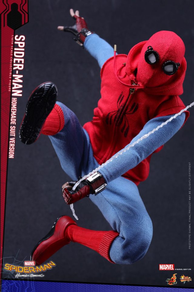 Hot Toys Spider-Man Homemade Suit Version Figure Web Slinging
