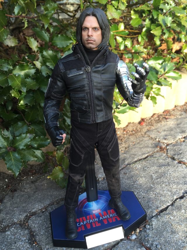 Hot Toys 2017 Civil War Winter Soldier Sixth Scale Figure