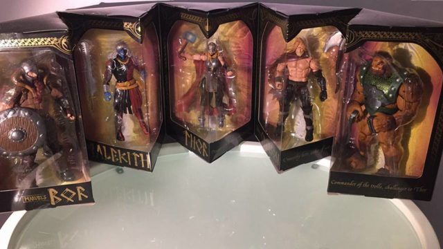 SDCC 2017 Marvel Legends Exclusive Thor Box Set