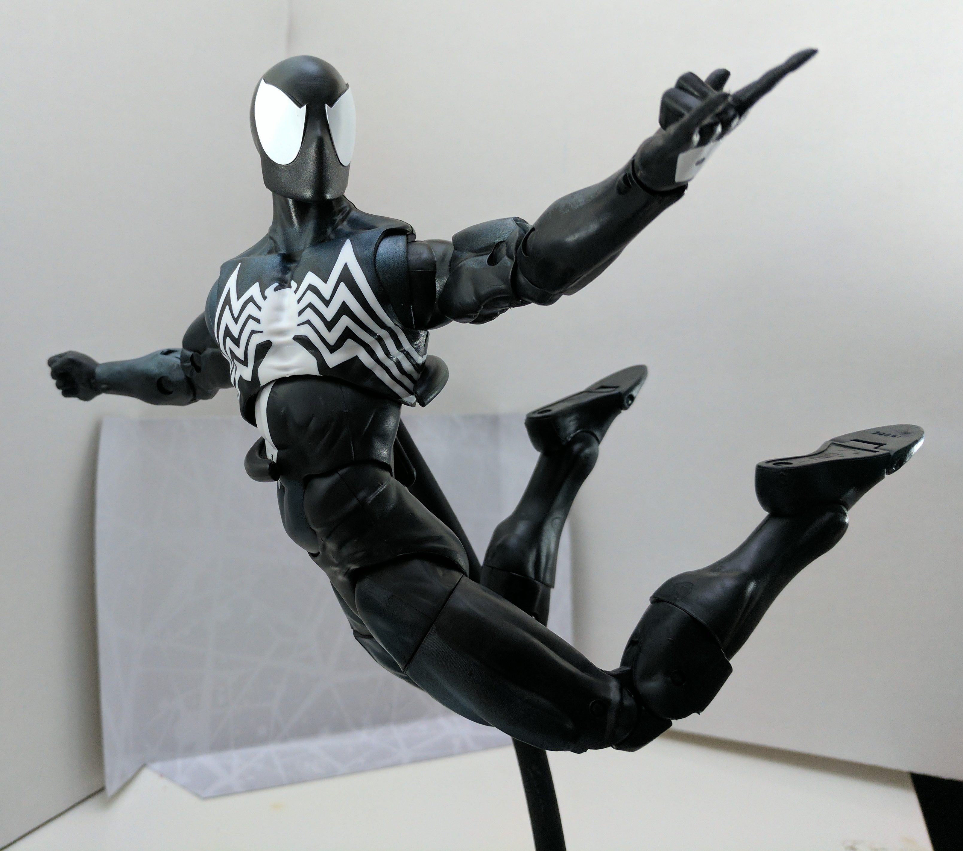 Exclusive Marvel Legends 12" Symbiote SpiderMan Released