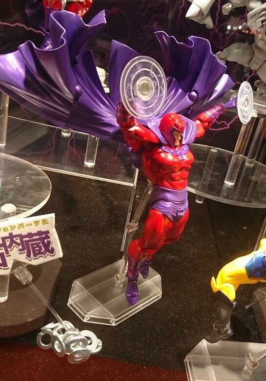 Revoltech Magneto Figure Articulated Cape Flying