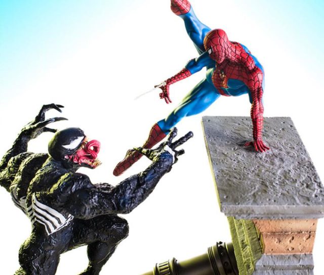 Iron Studios Spider-Man vs. Venom Statues