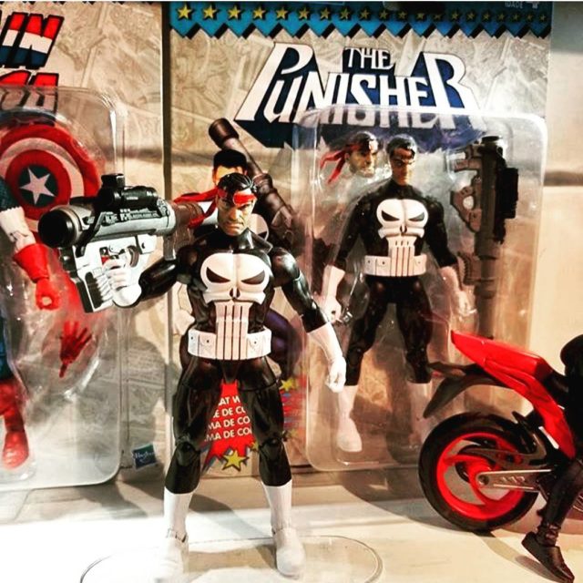 Marvel Legends 2018 Vintage Punisher Figure SDCC 2017