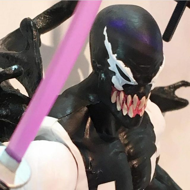 SDCC 2017 Marvel Legends Deadpool Venom Alternate Head Close-Up