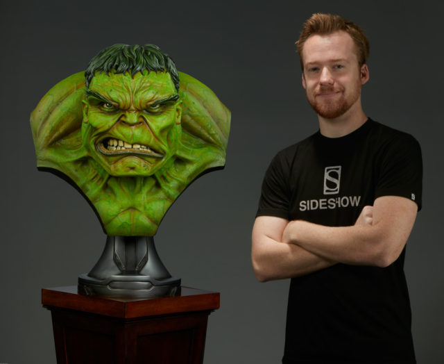 Sideshow Hulk Life Size Bust Scale Photo with Human