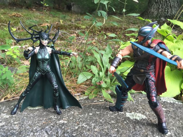 Marvel Legends Thor Ragnarok Series Hela vs. Thor