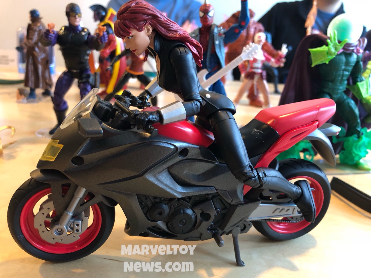 Hasbro Marvel Legends Ultimate Riders Black Widow Motorcycle Avengers End Game 1 