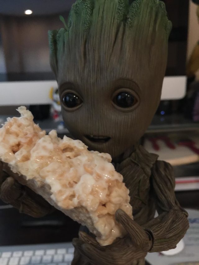 Hot Toys Groot Life Size Figure Eating a Rice Krispie Treat