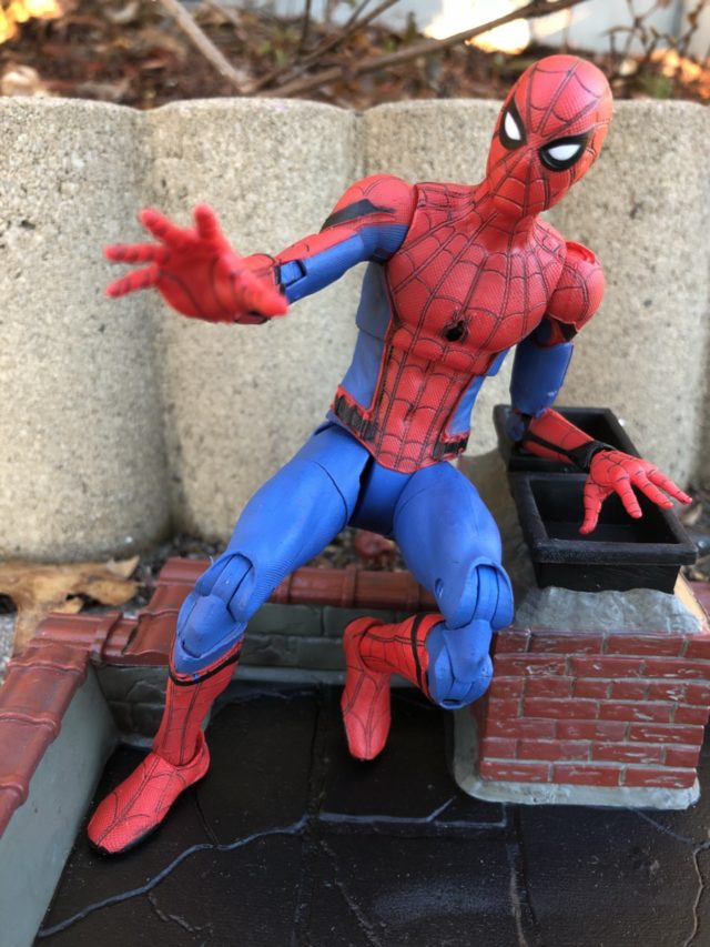 Spider-Man Homecoming Marvel Select Figure on Roof Base