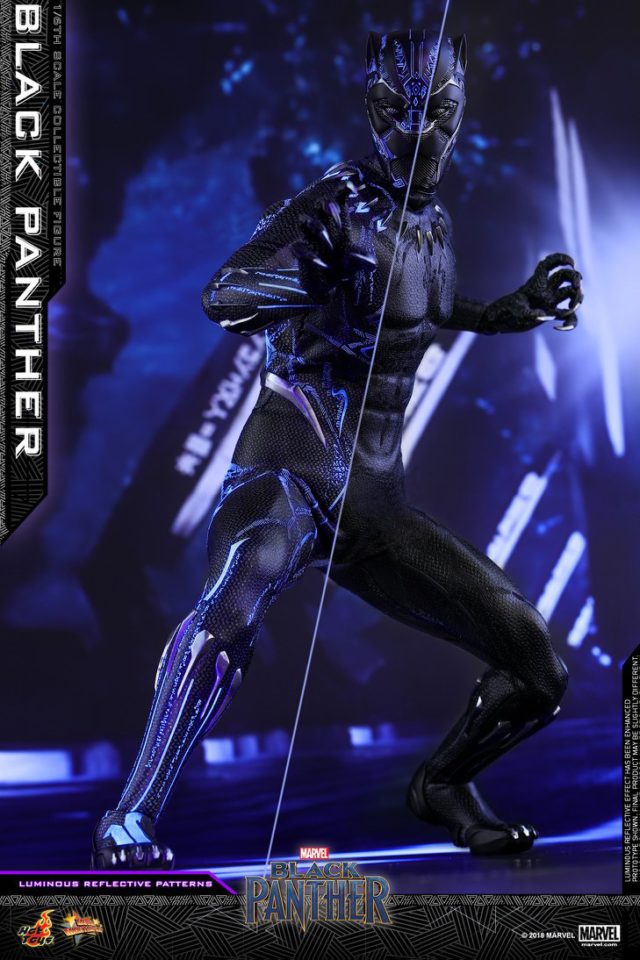 Reflective Lighting Effects on Hot Toys Black Panther MMS Figure