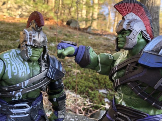 Poor Fitting Helmet on Hasbro Marvel Legends Gladiator Hulk BAF vs. DST Version