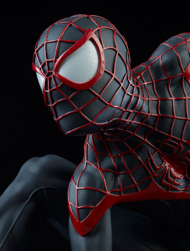 Close-Up of Sideshow Spider-Man Miles Morales Figure Quarter Scale Statue