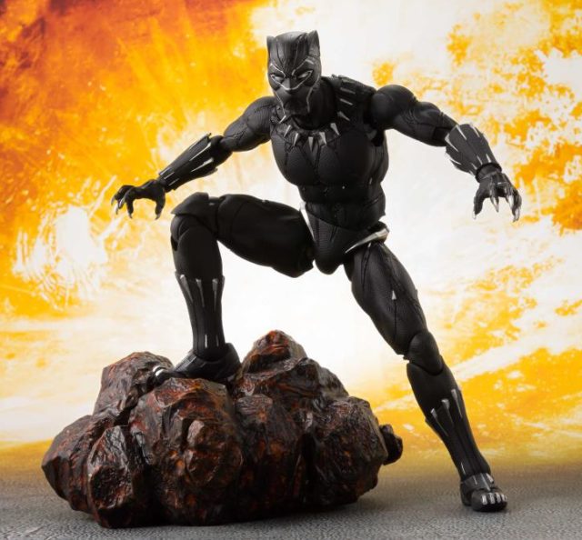 SH Figuarts Black Panther Infinity War Figure with Rocks