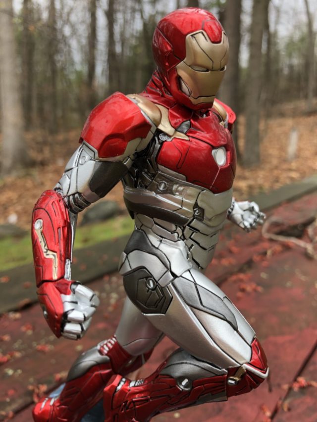 Iron Studios Spider-Man Homecoming Iron Man Statue Review