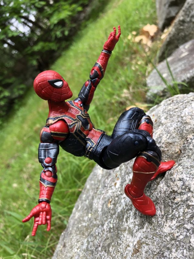 Avengers Infinity War Marvel Legends Spider-Man Iron Spider Figure Review