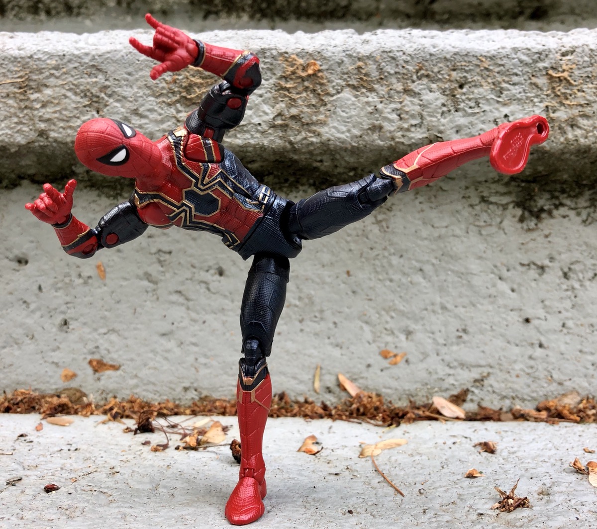 REVIEW Marvel Legends Iron Spider Figure (Infinity War