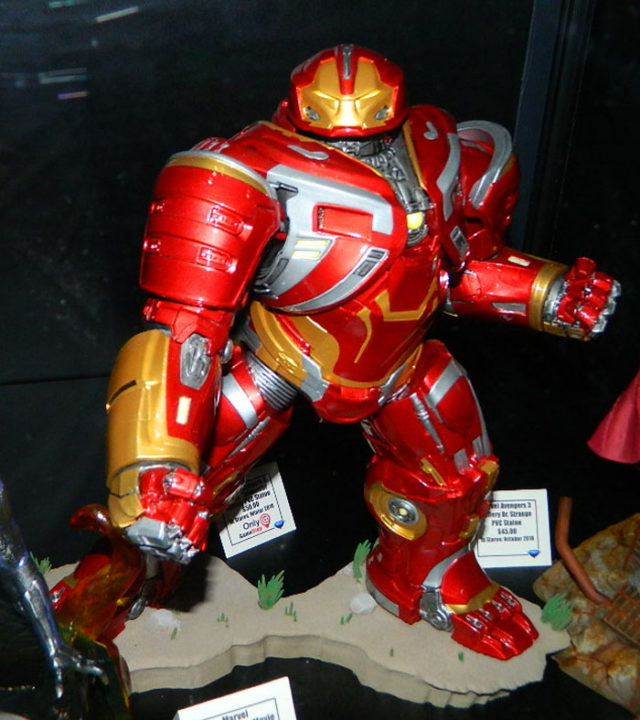 Marvel Gallery Hulkbuster Iron Man Statue Gamestop Exclusive