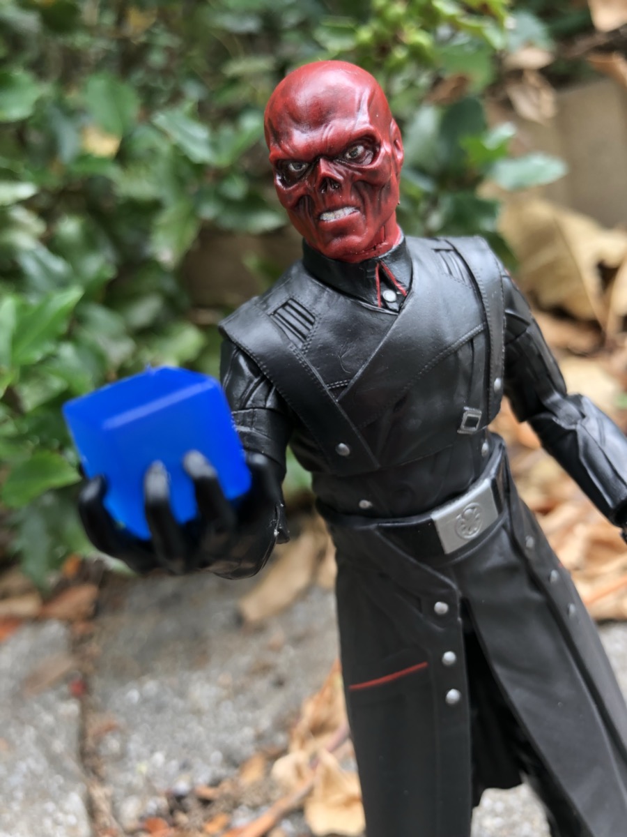 REVIEW SDCC 2018 Marvel Legends Tesseract & Red Skull