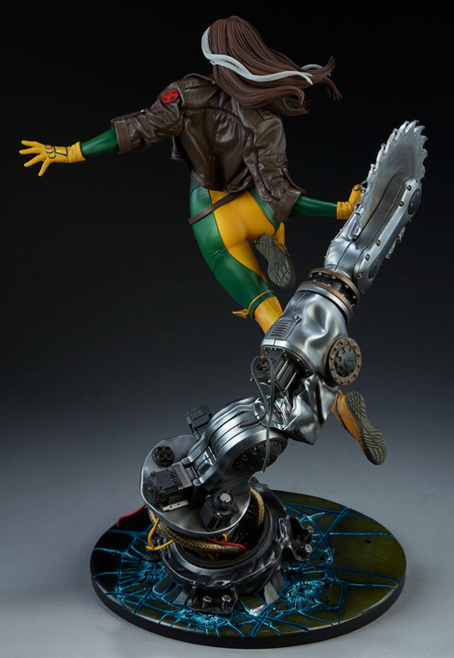 Back of Rogue Premium Format Figure Sideshow Collectibles Maquette 2018