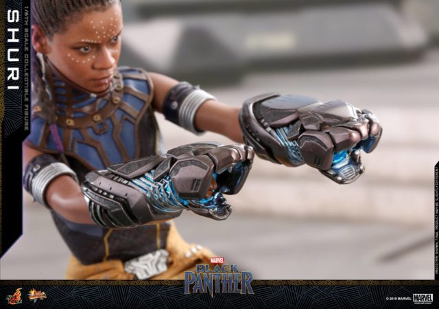 Close-Up of Black Panther Vibranium Gauntlets with Hot Toys Shuri MMS