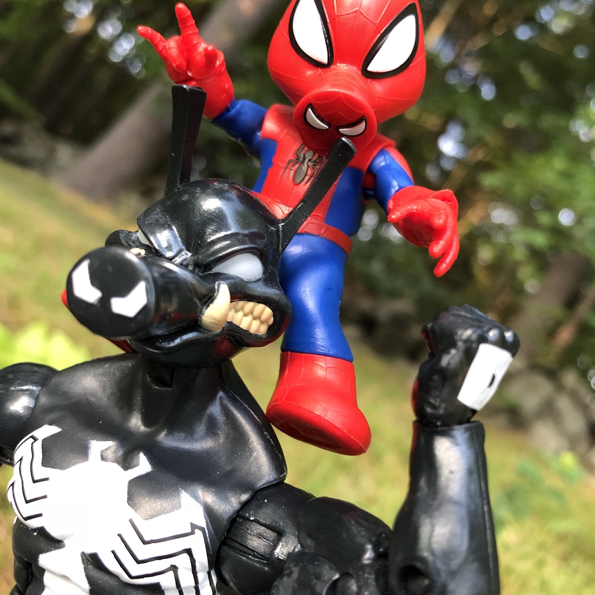 Venom Marvel Legends Spider-Ham Figure Review - Marvel Toy News