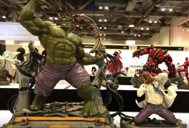 XM Studios Hulk and Bruce Banner Statues Set
