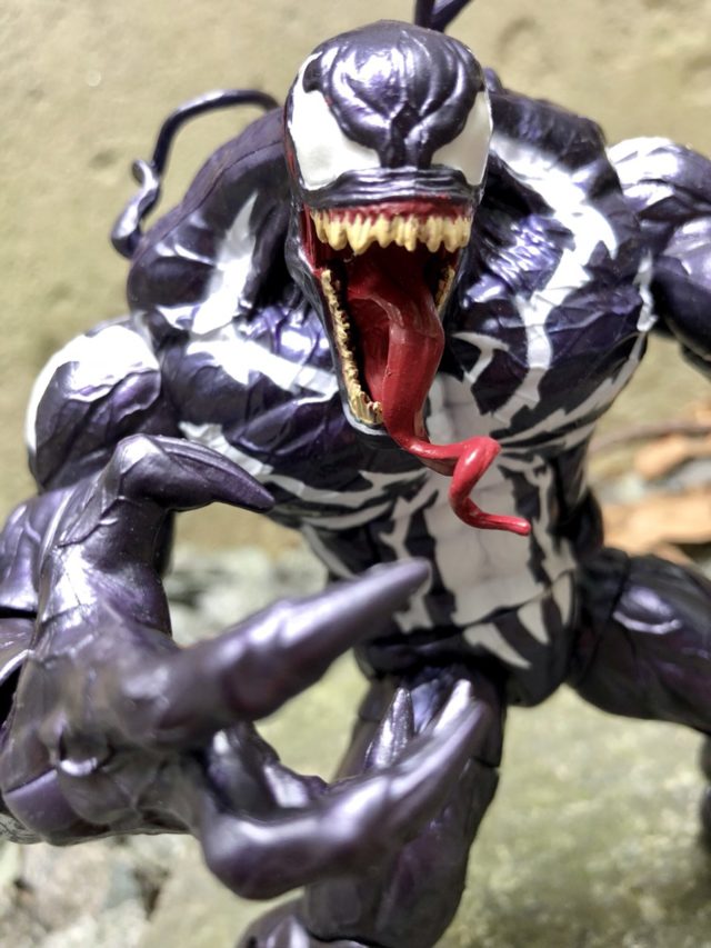 Close-Up of Monster Venom Marvel Legends Figure Head