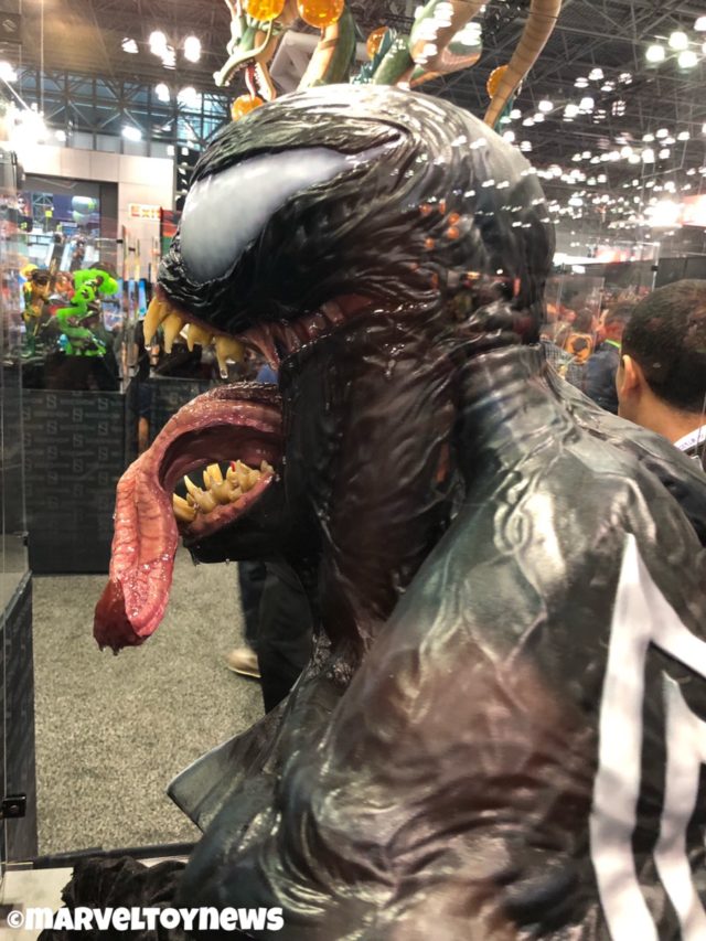 Sideshow Life Size Venom Bust New York Comic Con 2018 Photo