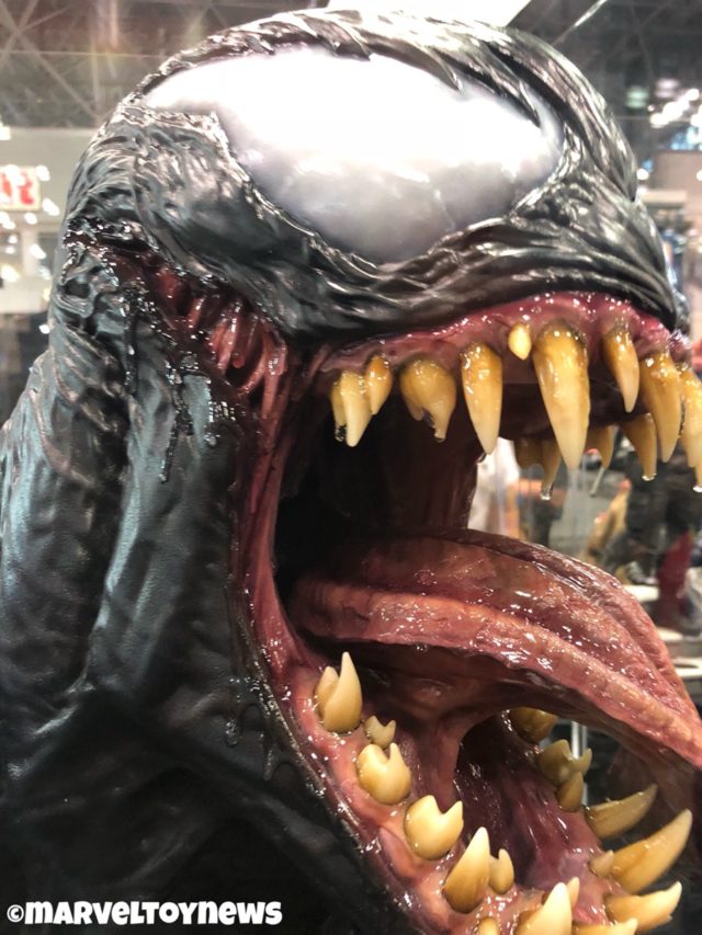 Sideshow Collectibles Marvel Life Size Bust Venom Side View