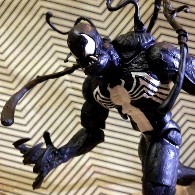 Marvel Select Exclusive Venom 7 Inch Figure DST