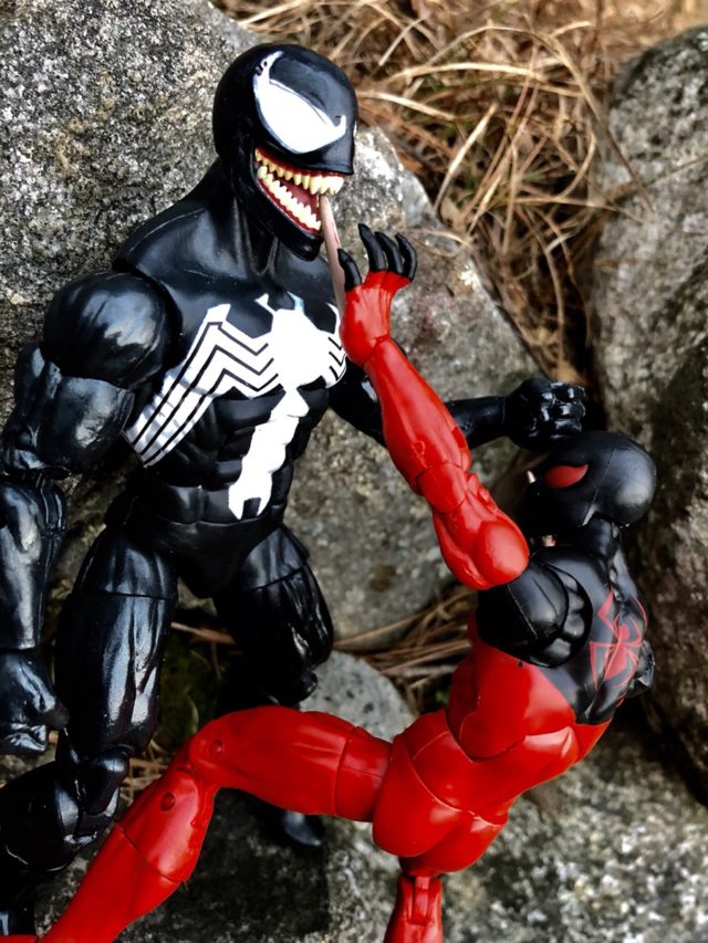Kaine Scarlet Spider Legends Figure Stabbing Venom with Stinger Arm