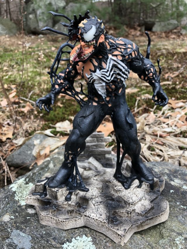 Diamond Select Marvel Gallery Venom Statue Review