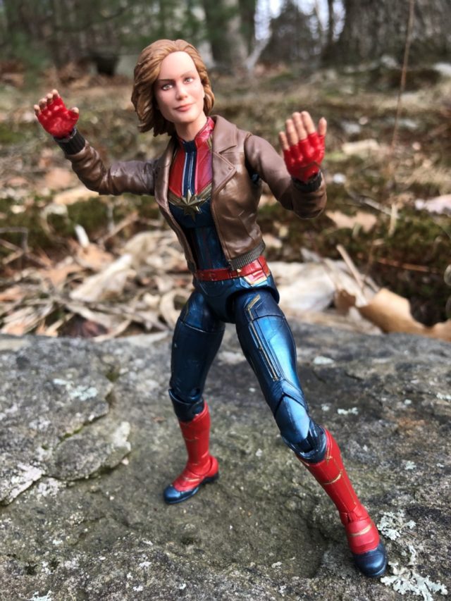 Hasbro Captain Marvel Marvel Legends 6" Figure Review