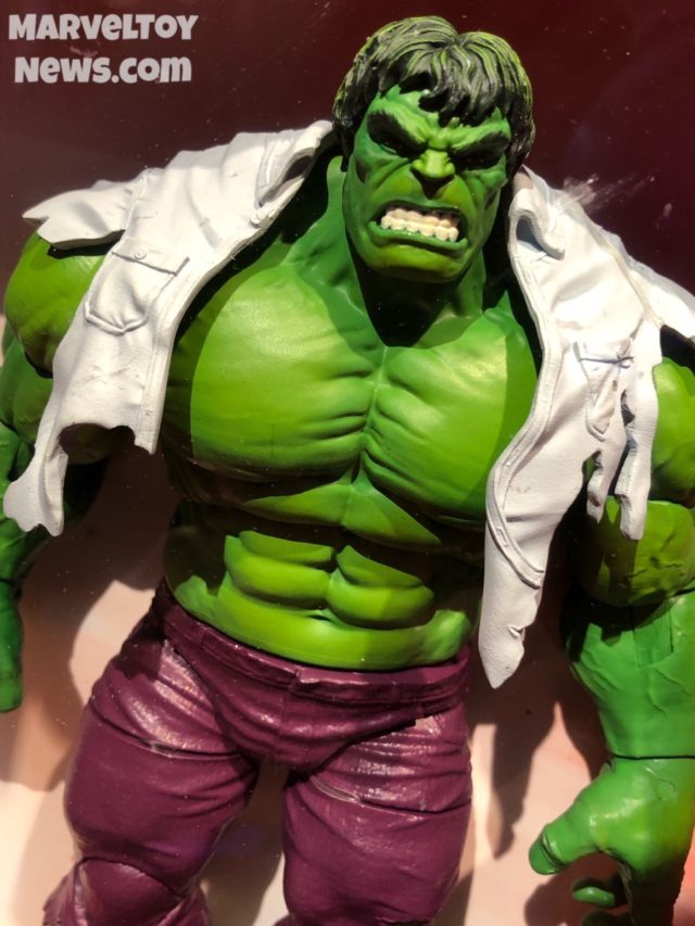 Hulk Marvel Legends 80th Anniversary Figure Close-Up Toy Fair