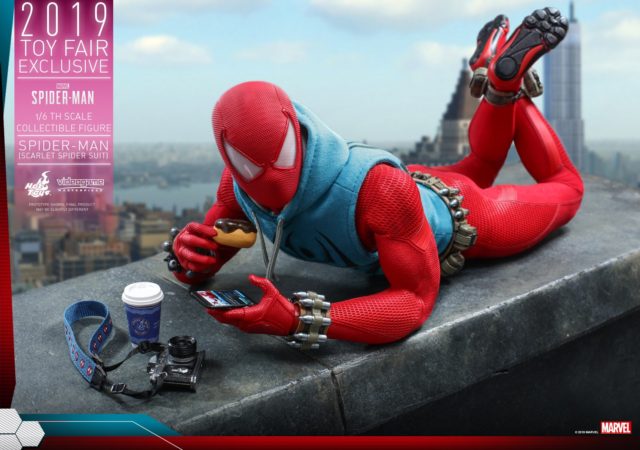 Hot Toys Exclusive Spider-Man Scarlet Suit Figure Chilling