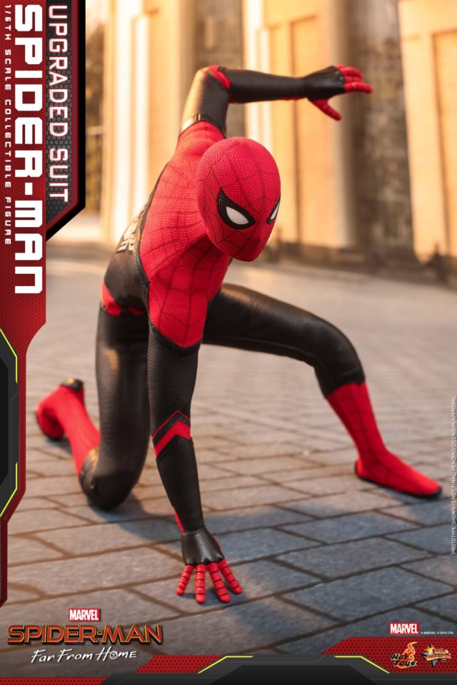 Hot Toys Spider-Man Far From Home Red Black Costume Figure Crouched