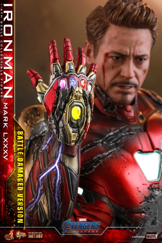 Hot Toys Battle Damaged Mark 85 Iron Man Nano Gauntlet