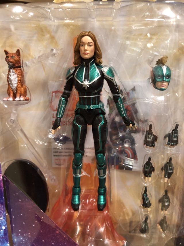 Captain Marvel Marvel Select Figure and Accessories